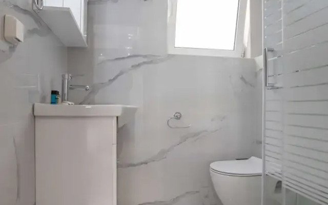 Studio penthouse near Acropolis by GHH