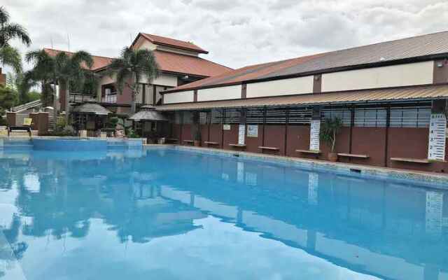 Quezon Premier Hotel Candelaria