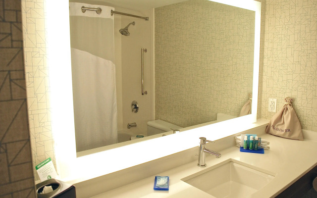 Holiday Inn Express Vancouver Airport Richmond by IHG