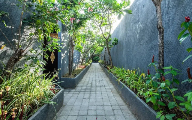 8-BR Private Pool Villa Walk to Seminyak Beach