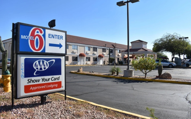 Superstition Inn and Suites