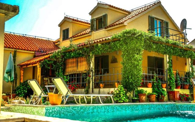 Tuscan Style Villa Kolačje With Pool