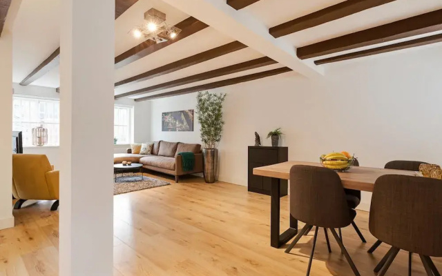 Canal Garden Apartment