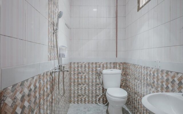 RedDoorz Plus near Istana Maimun Medan
