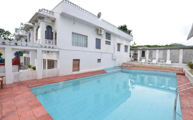 Devendragarh Palace (As a Luxury Paying Guest House)