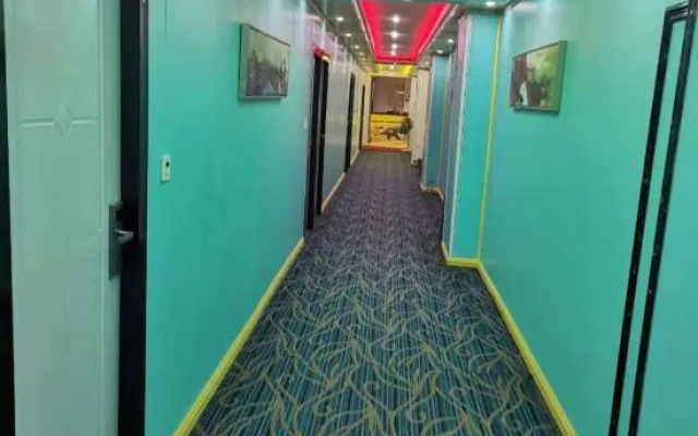 Guilin Lianhua Hotel (Guilin Department Store Xiangshan Park Branch)