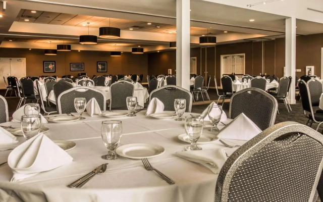 Shoreline Inn & Conference Center, Ascend Collection