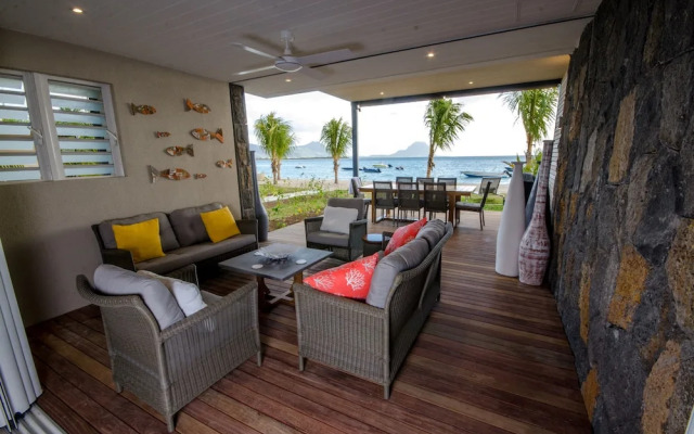 L'Escale Beachfront Luxury Suite By Dream Escapes