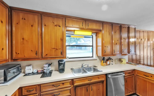 Lake House At Granbury 3 Bedroom Home