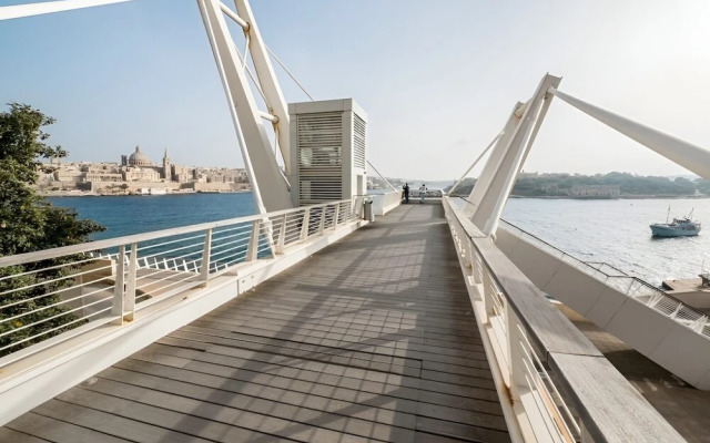 Cozy 2BR Sliema Getaway by the Water