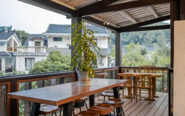 Qinghuan Homestay (Xihu Branch)