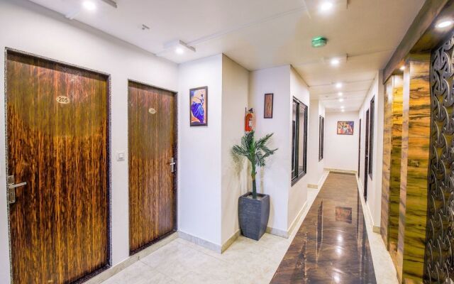 OYO 14432 Jeelan Palace