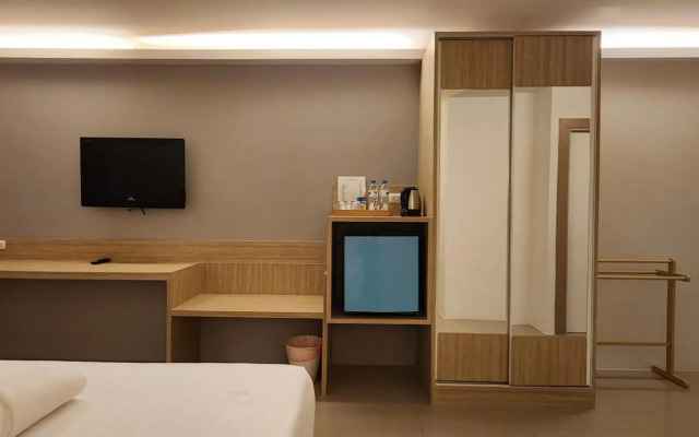 Prom Ratchada Hotel