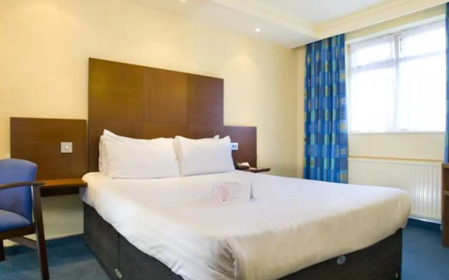 The Hog's Back Hotel & Spa Farnham