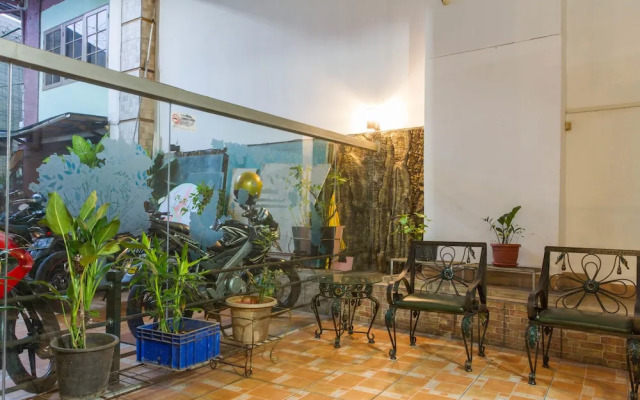 Airy Cihaurgeulis Surapati 235 Bandung