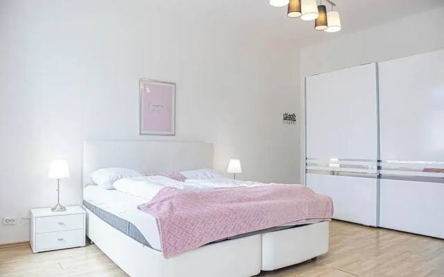 Budget 2BR Long Stay Near Matzleinsdorf