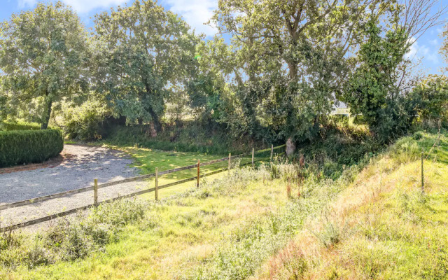 Welcoming Holiday Home in Brainville With Fenced Garden