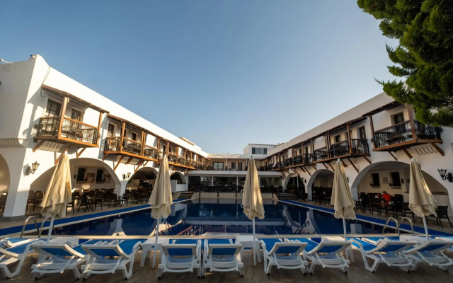 Costa Bitezhan Hotel
