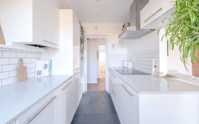 Peaceful 2 Bedroom Flat With Roof Terrace - Hackney