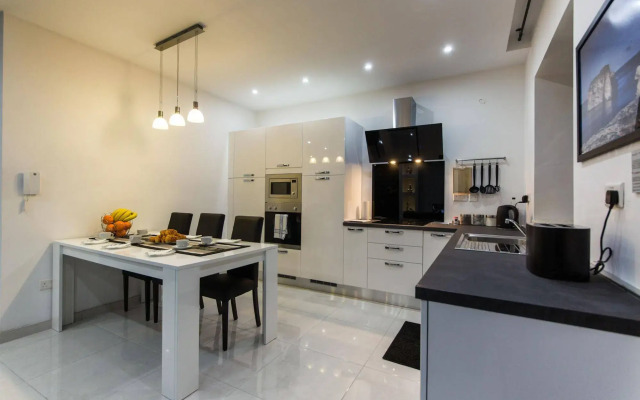 Country view luxury apartment
