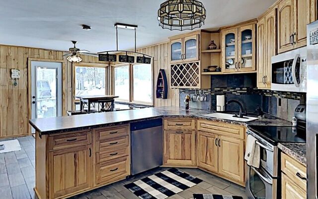 Oak Ridge Lake House