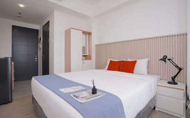 Comfortable Studio Room at Collins Boulevard Apartment