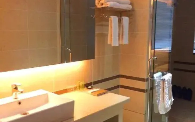 Wuxue Ruiqing Hotel