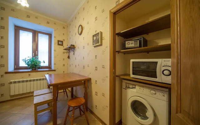 Austrian Yard At Furshtatskaya 16