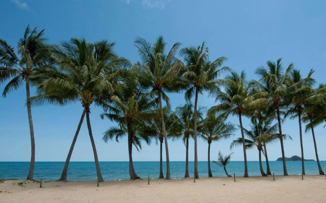 Ellis Beach Oceanfront Bungalows