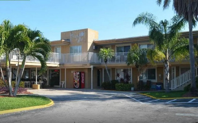 The Bayside Inn & Marina
