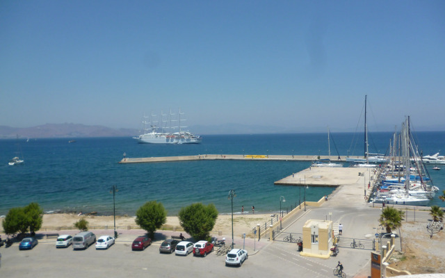 Zephyros Hotel