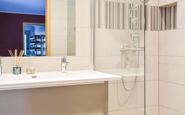 Beautiful Home in Hebnes With 5 Bedrooms and Wifi