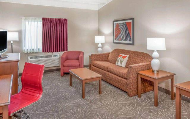 Ramada Hotel & Conference Center by Wyndham Hammond