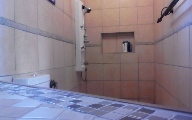 Private Garden Apartment