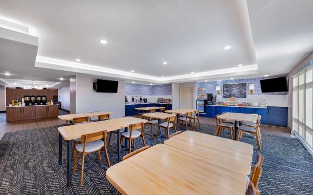 AmericInn by Wyndham International Falls