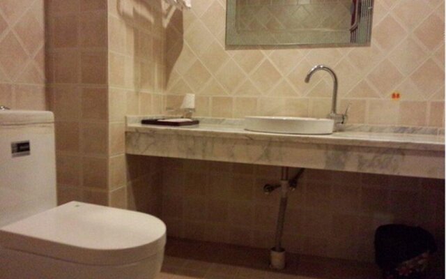 Huatai Business Hotel