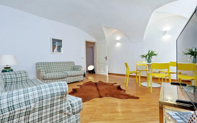 Clementina Charme - My Extra Home