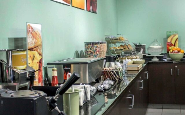 Copley Inn & Suites By OYO Akron OH