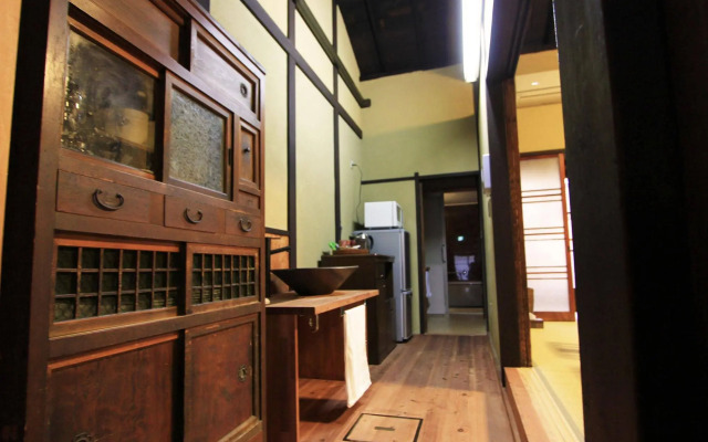 Yamanaka Aburaten Machiya Guesthouse