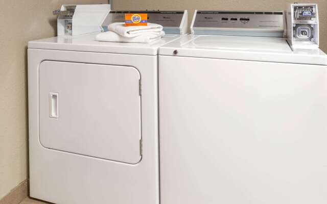 Super 8 by Wyndham Frankfort IN