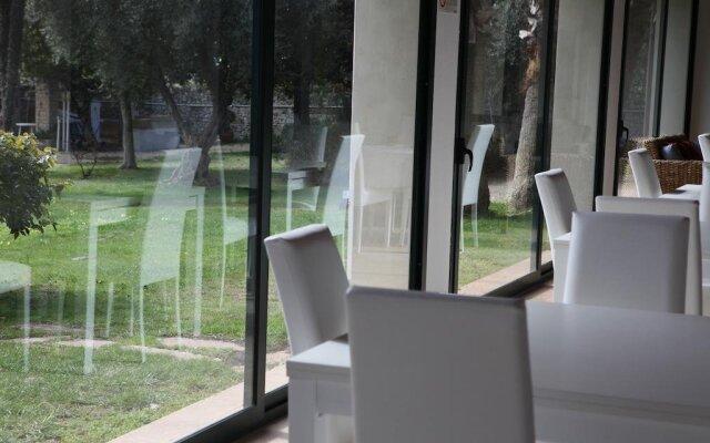 Mothuq Garden House