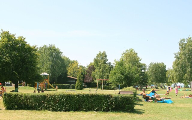 Balatontourist Vadvirág Kemping