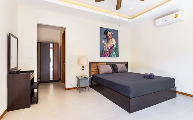 Exquisite Thai Balinese Pool Villa Mika