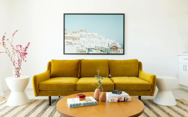 Avalon I by Avantstay Contemporary San Diego Condo w/ Large Patio