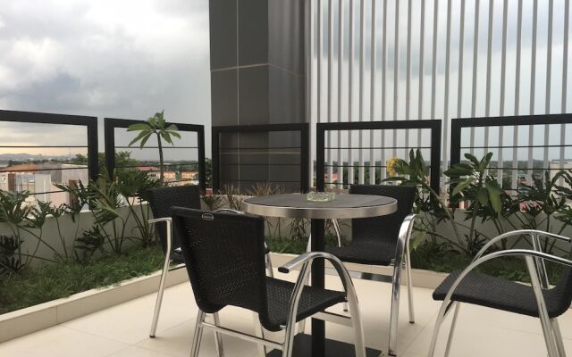 Sky Inn Express Hotel