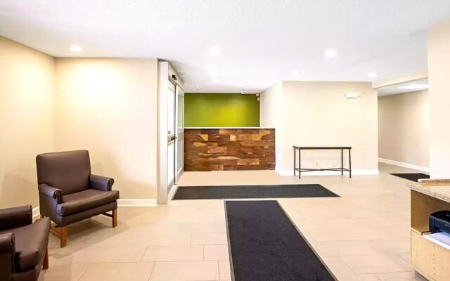 Norwood Inn & Suites Milwaukee