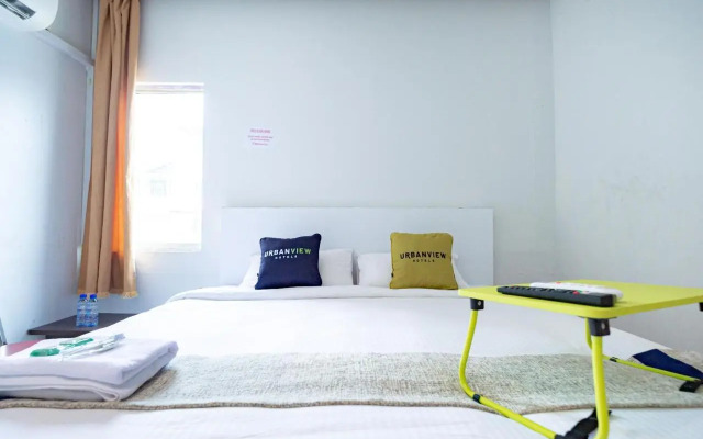 Urbanview Hotel Crystal Nagoya Batam by RedDoorz