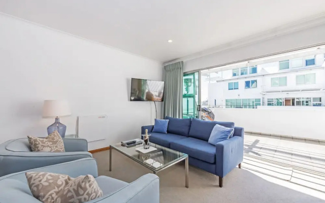 Elegant 2BR Princes Wharf Apartment