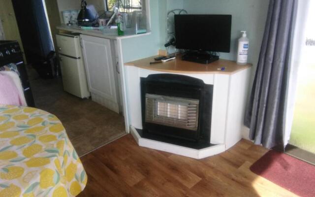 River Views Dog Friendly Caravan 3 Bedrooms
