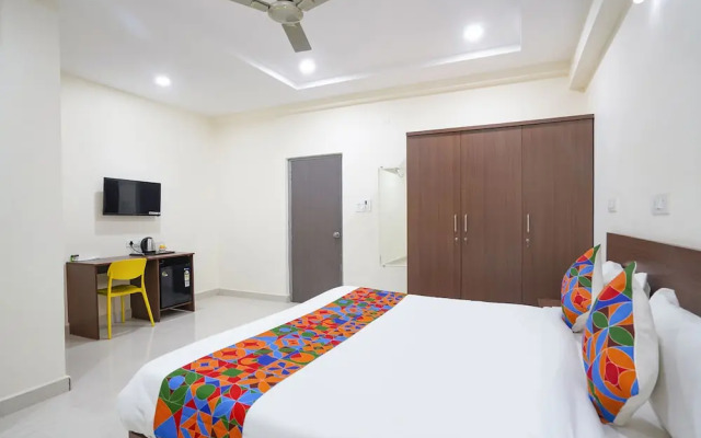 Fabhotel Frendz